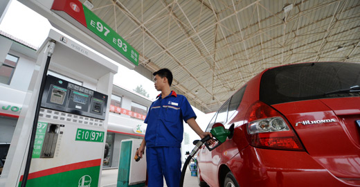 汽、柴油价格每升下调约0.2元